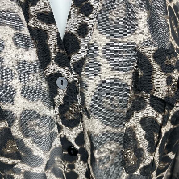 CHICO'S Leopard Print Button Up Sheer Blouse Top Sz Large - Picture 4 of 6